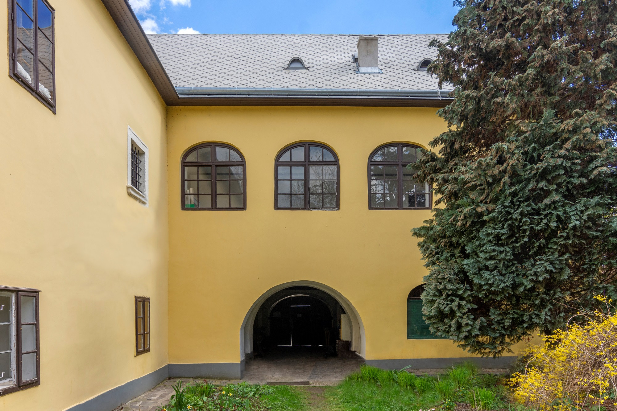 Udvar felőli homlokzat